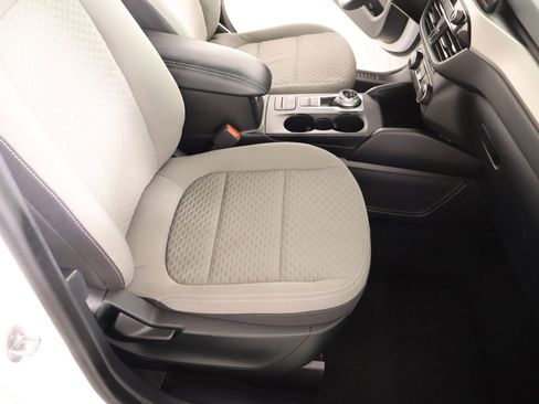 Used 2022 Ford Escape SE FWD image 12