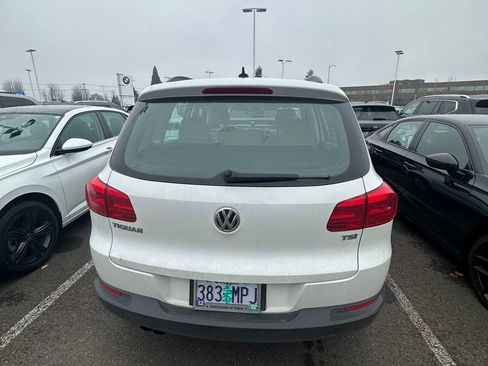 Used 2017 Volkswagen Tiguan S image 6