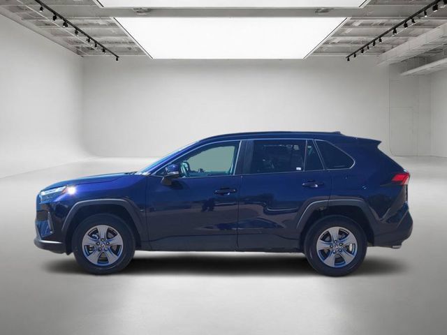 Used 2025 Toyota RAV4 XLE AWD/4WD image 2