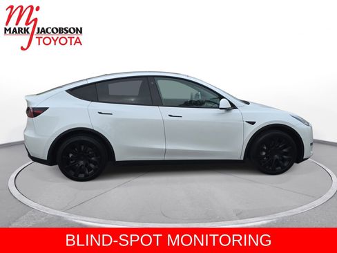 Used 2021 Tesla Model Y Long Range image 6