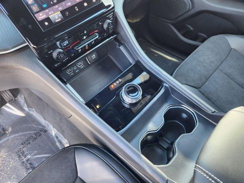 New 2025 Jeep Grand Cherokee L Altitude image 9