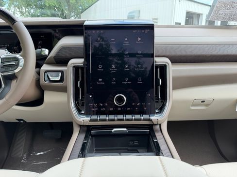 New 2026 GMC Yukon XL Denali w/ Denali Reserve Package AWD/4WD image 22