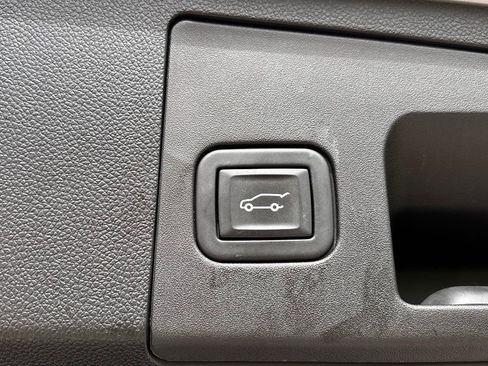 Used 2024 Cadillac XT4 Premium Luxury FWD image 7