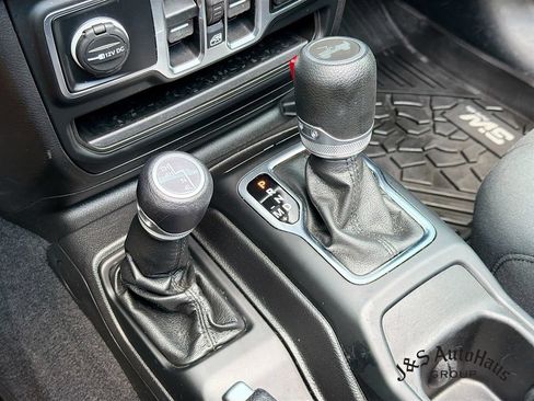 Used 2021 Jeep Wrangler Unlimited Sport AWD/4WD image 20