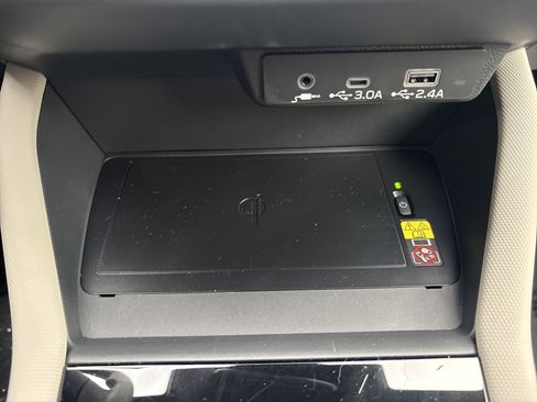 Certified 2025 Subaru Forester Premium image 27