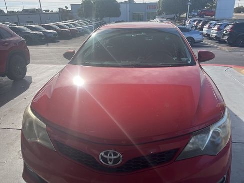 Used 2014 Toyota Camry SE image 7
