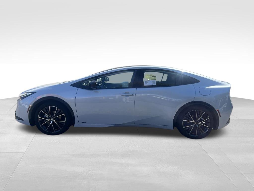 New 2027 Toyota Prius Limited AWD/4WD image 2
