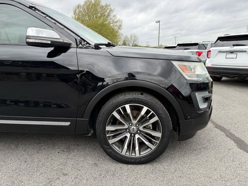 Used 2016 Ford Explorer Platinum image 40