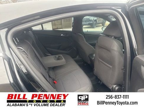 Used 2017 Chevrolet Cruze LT w/ Convenience Package image 16