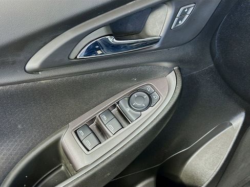 Used 2023 Chevrolet Malibu LT FWD image 17