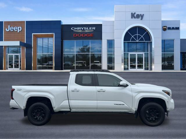 Used 2025 Toyota Tacoma TRD Sport AWD/4WD image 6