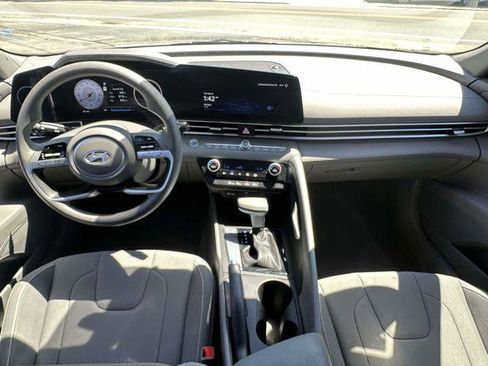 Used 2024 Hyundai Elantra SEL FWD image 16