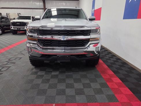 Used 2018 Chevrolet Silverado 1500 LT w/ Texas Edition RWD image 16