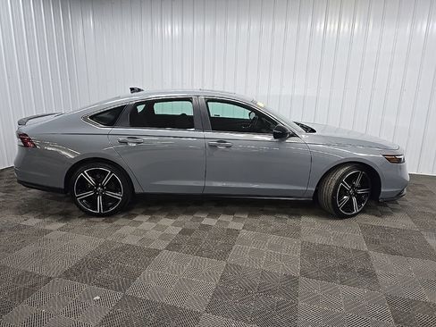 Used 2023 Honda Accord Sport image 2