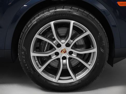 New 2026 Porsche Cayenne AWD/4WD image 15