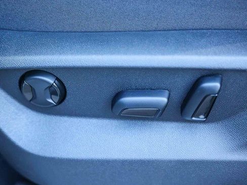 New 2026 Volkswagen Atlas SE image 32