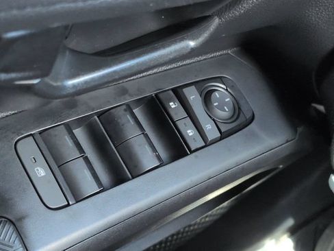 Used 2024 Toyota Tacoma SR5 AWD/4WD image 22