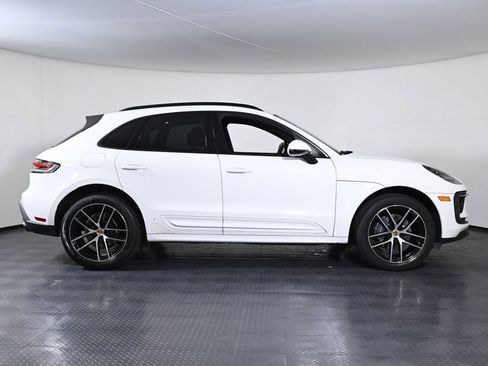 Certified 2022 Porsche Macan AWD/4WD image 8