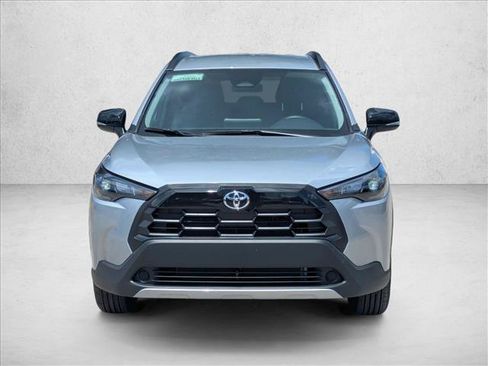 Used 2026 Toyota Corolla Cross LE FWD image 2