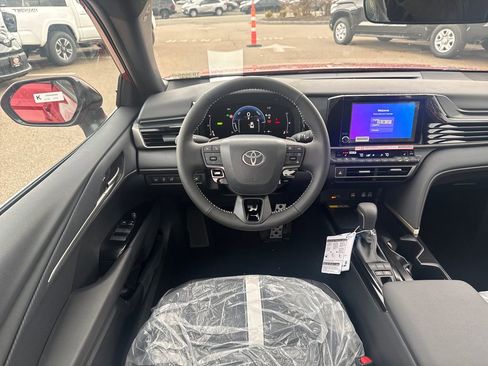 New 2026 Toyota Camry SE AWD/4WD image 11