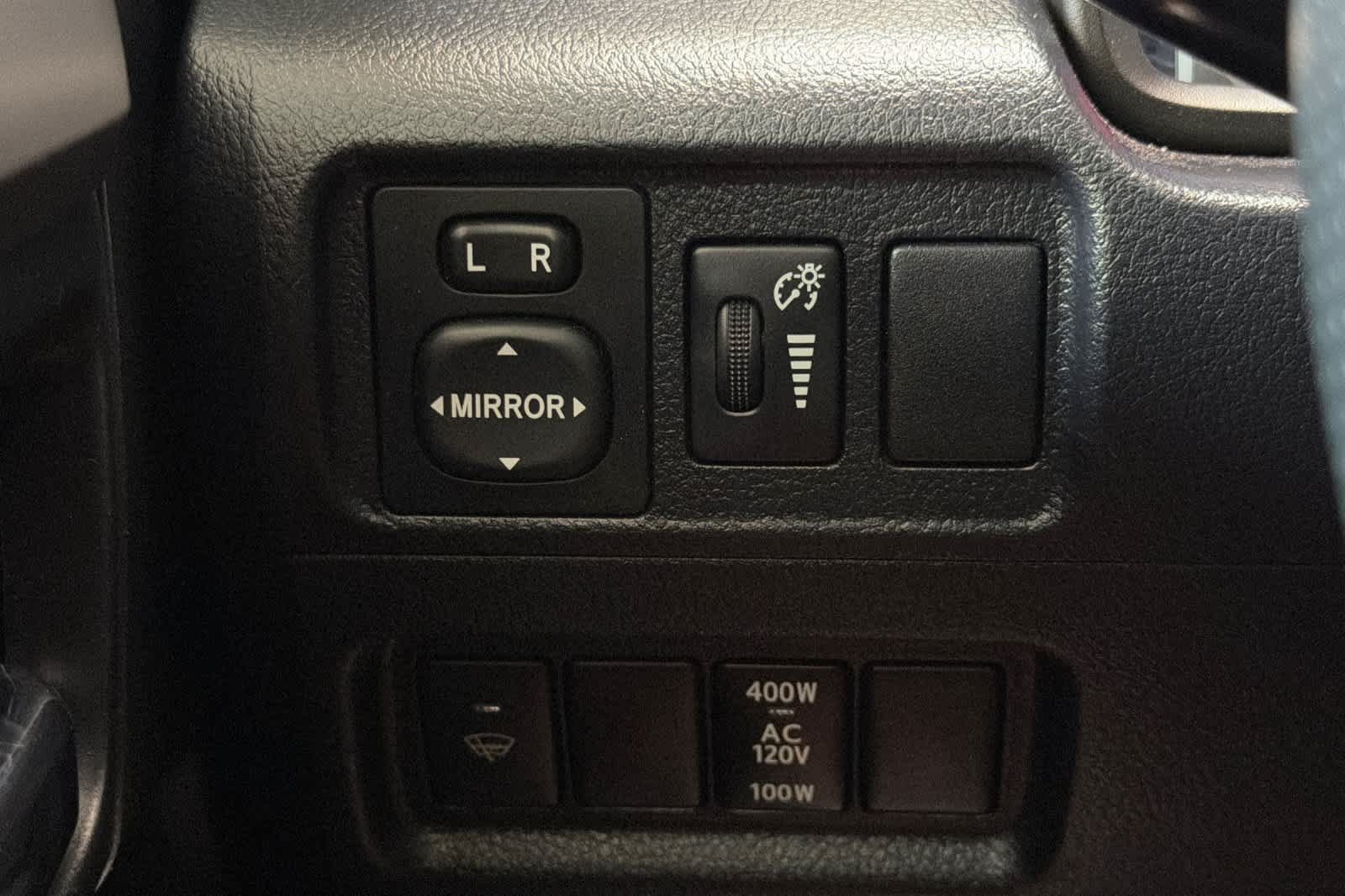 Used 2018 Toyota 4Runner 4WD image 30