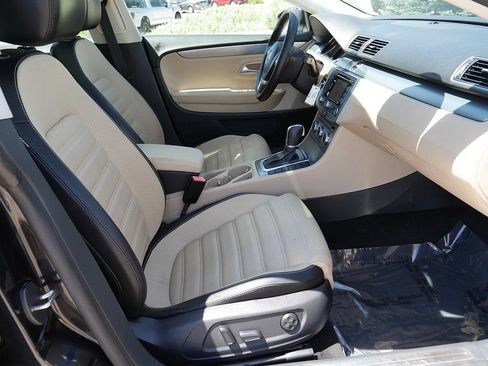 Used 2013 Volkswagen CC Lux FWD image 50