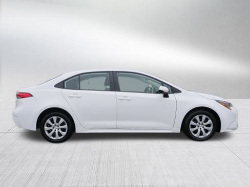 Used 2023 Toyota Corolla LE image 2