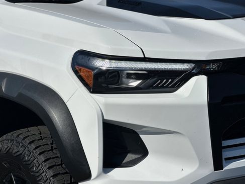 Used 2025 Chevrolet Colorado ZR2 w/ Midnight Edition AWD/4WD image 43