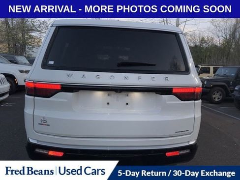 Used 2024 Jeep Wagoneer Series II w/ Premium Group I AWD/4WD image 3