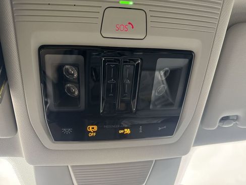 New 2026 Volkswagen Tiguan SE image 35