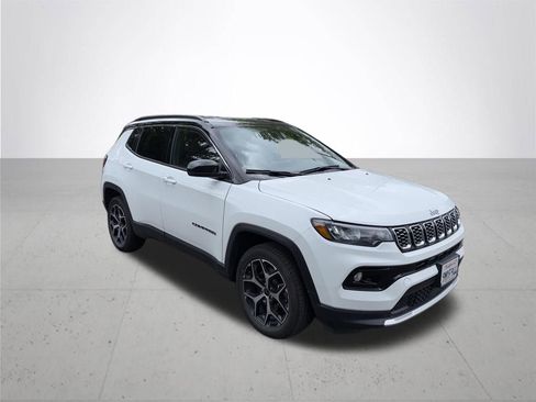 Used 2025 Jeep Compass Limited AWD/4WD image 3