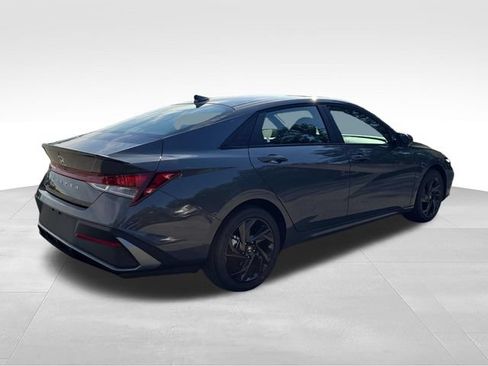 New 2026 Hyundai Elantra SEL Sport FWD image 5