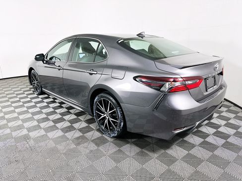Used 2023 Toyota Camry SE FWD image 5