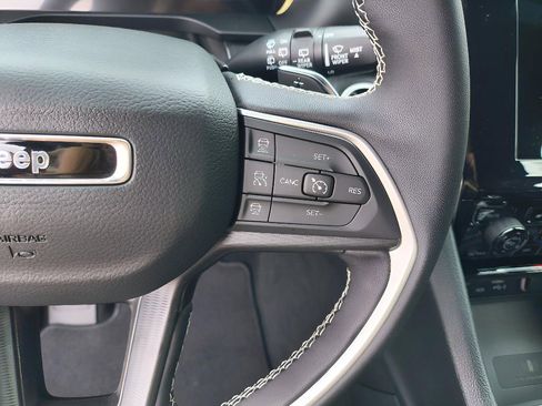 New 2025 Jeep Grand Cherokee Altitude RWD image 19