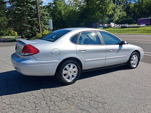 Used 2005 Ford Taurus SEL FWD image 9
