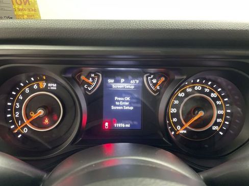 Used 2025 Jeep Gladiator Sport image 15