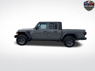 Used 2023 Jeep Gladiator Rubicon w/ Cold Weather Group AWD/4WD video 2