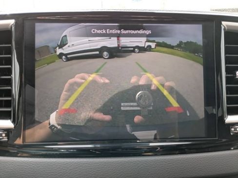Used 2023 Chrysler Pacifica Touring-L FWD image 29