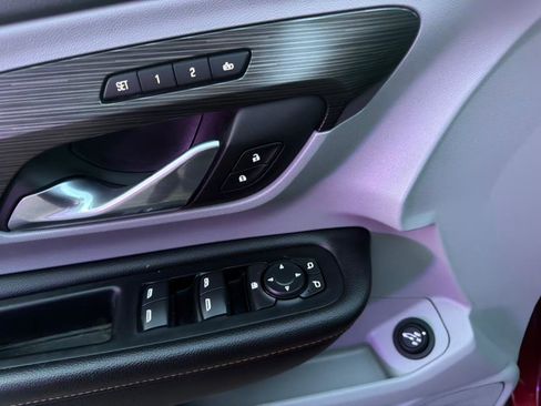 Used 2018 GMC Terrain SLT w/ Infotainment Package II image 13