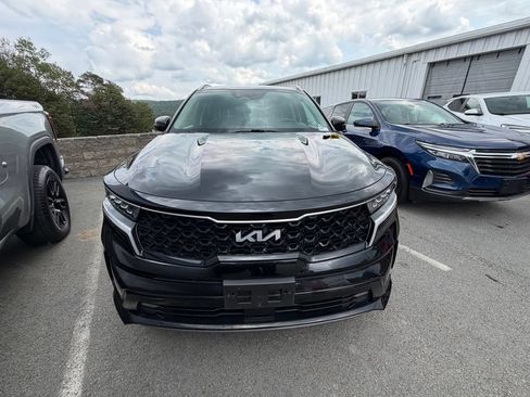 Used 2023 Kia Sorento EX AWD/4WD image 8