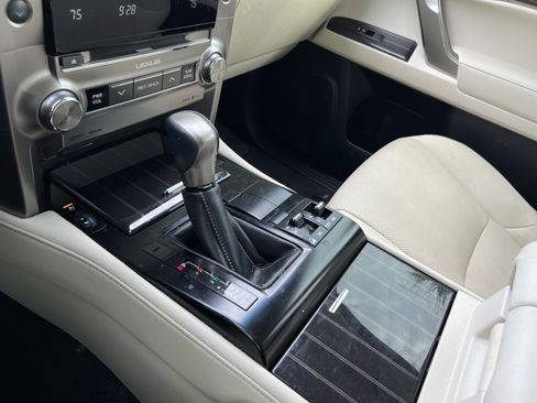 Used 2021 Lexus GX 460 Premium w/ Premium Package AWD/4WD image 26