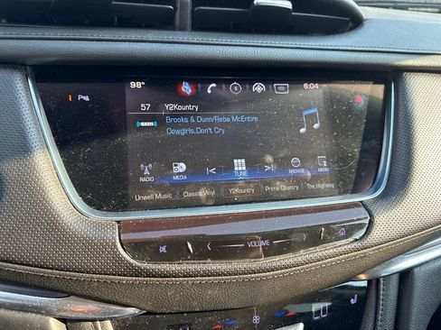 Used 2017 Cadillac XT5 Luxury FWD image 17