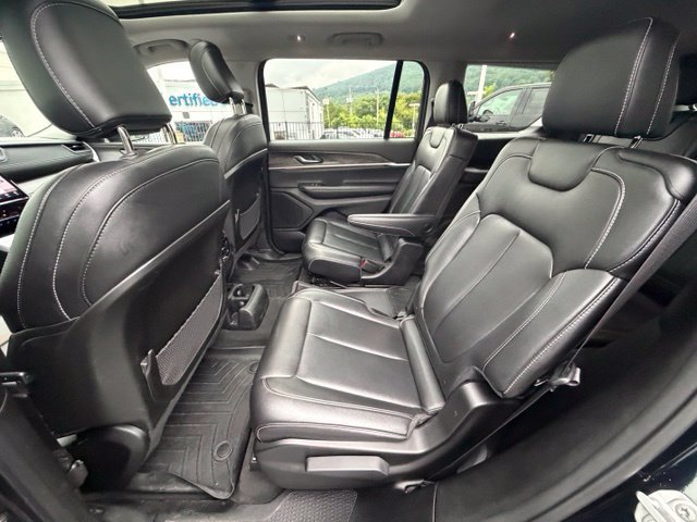 Used 2023 Jeep Grand Cherokee L Limited AWD/4WD image 36