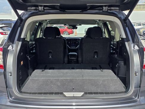 Certified 2024 Subaru Ascent Premium w/ Convenience Package image 8