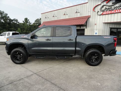 Used 2022 Chevrolet Silverado 1500 Custom Trail Boss AWD/4WD image 3