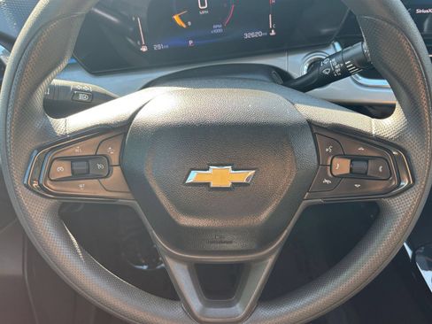 Used 2025 Chevrolet Trax LT FWD image 28