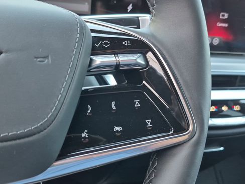 New 2026 Cadillac Lyriq V w/ Exterior Carbon Fiber Package AWD/4WD image 17