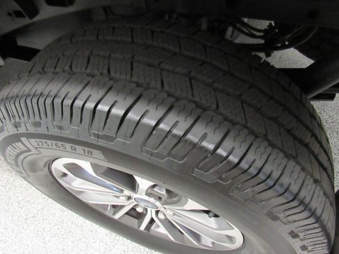 Used 2019 Ford F150 XLT w/ Equipment Group 302A Luxury AWD/4WD image 22