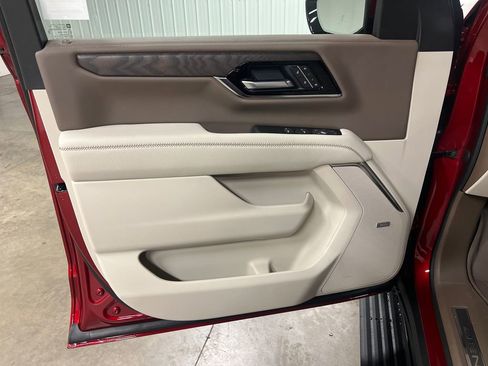 New 2026 GMC Yukon XL Denali AWD/4WD image 15