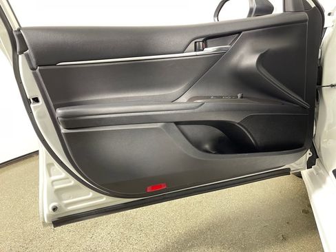 Used 2023 Toyota Camry SE image 20